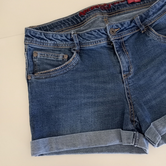 Arizona Jeans Cuffed Plus Size Shorts Girls Size 18 1/2 Plus - Picture 3 of 12